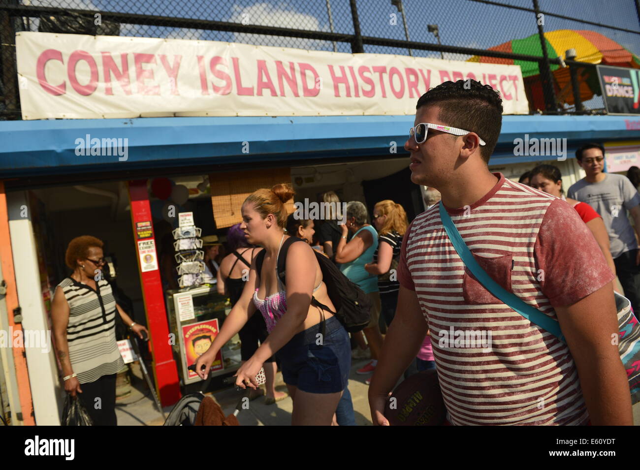 Coney island history project hi-res stock photography and images - Alamy