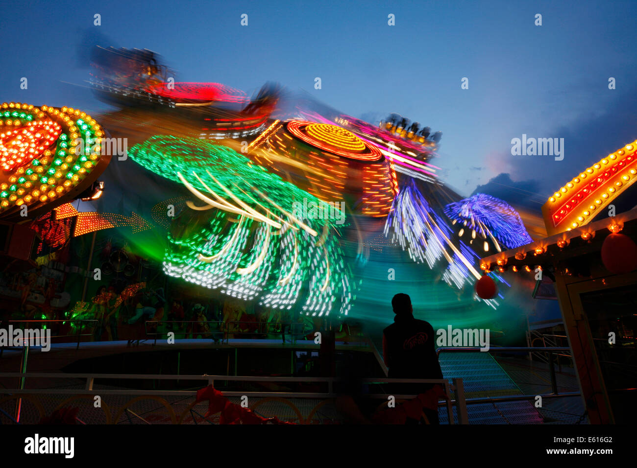 Funfair silhouette hi-res stock photography and images - Alamy