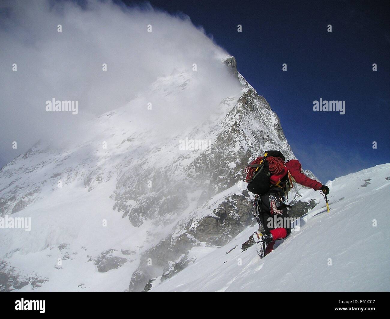 Climbers ascend the Hörnli Ridge on the Matterhorn in challenging ...
