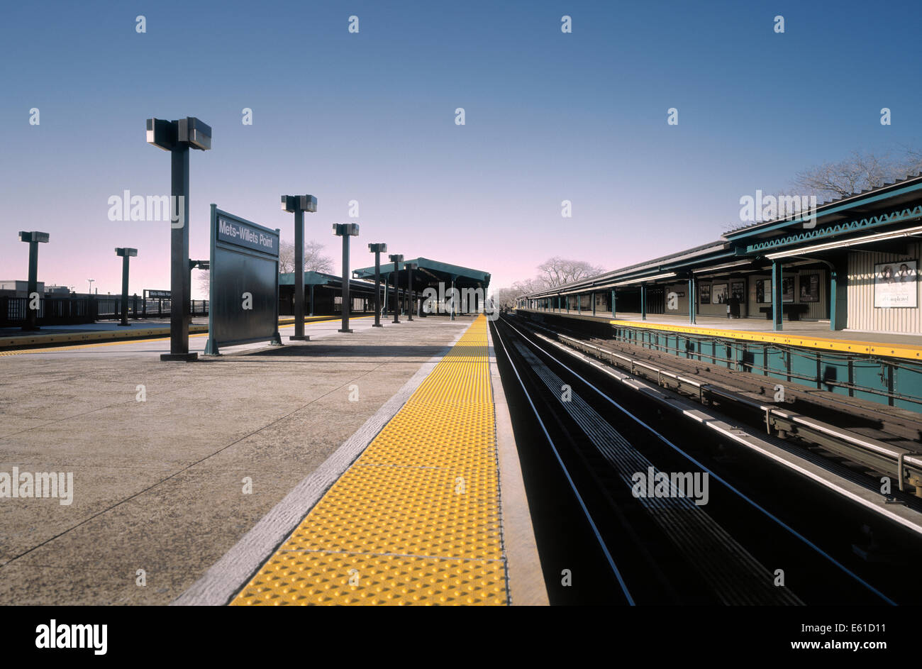 MetsWillets Point metro stop, Queens, New York Stock Photo Alamy