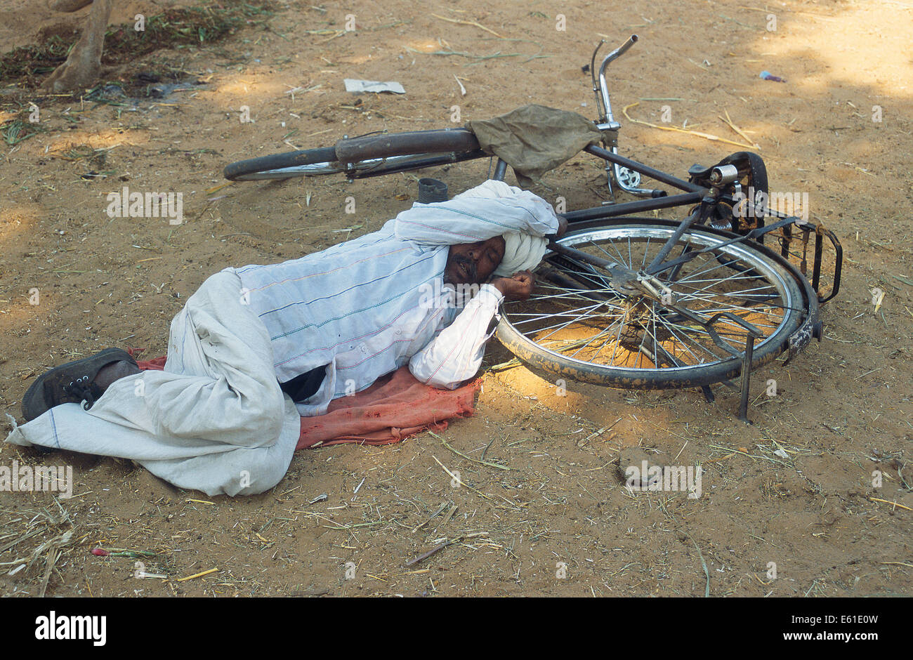 Sleeping man funny hi-res stock photography and images - Alamy Sleeping man funny hi-res stock photography and images - Alamy