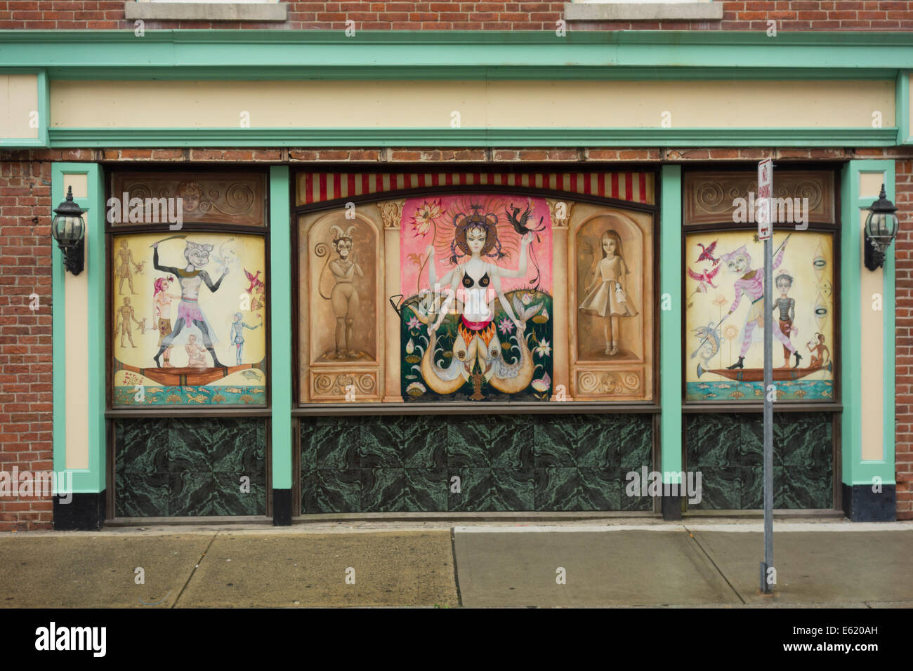 Mural woman child in hi-res stock photography and images - Alamy