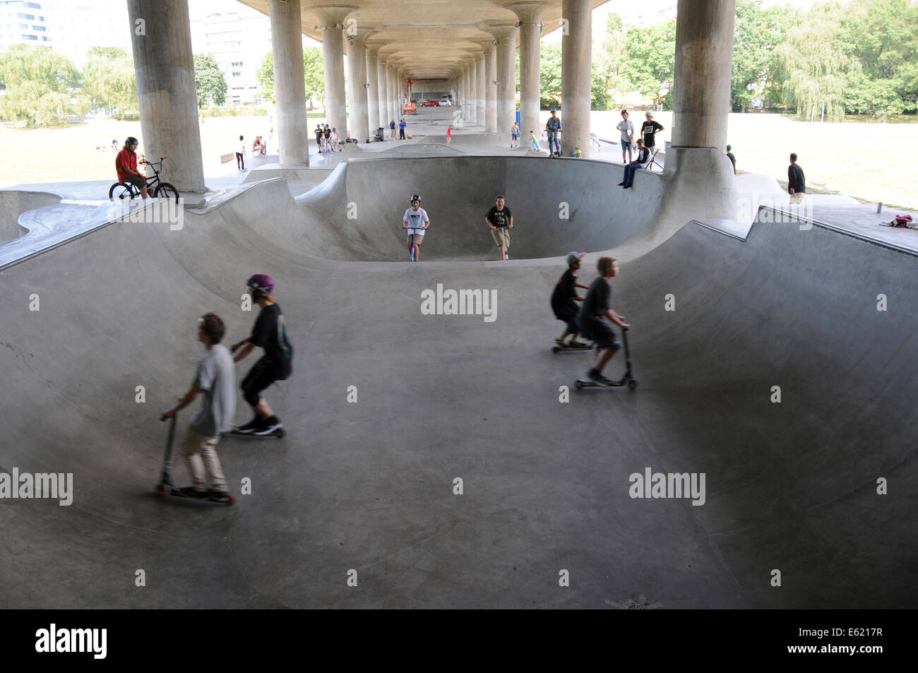 Skateboarding culture hi-res stock photography and images - Alamy