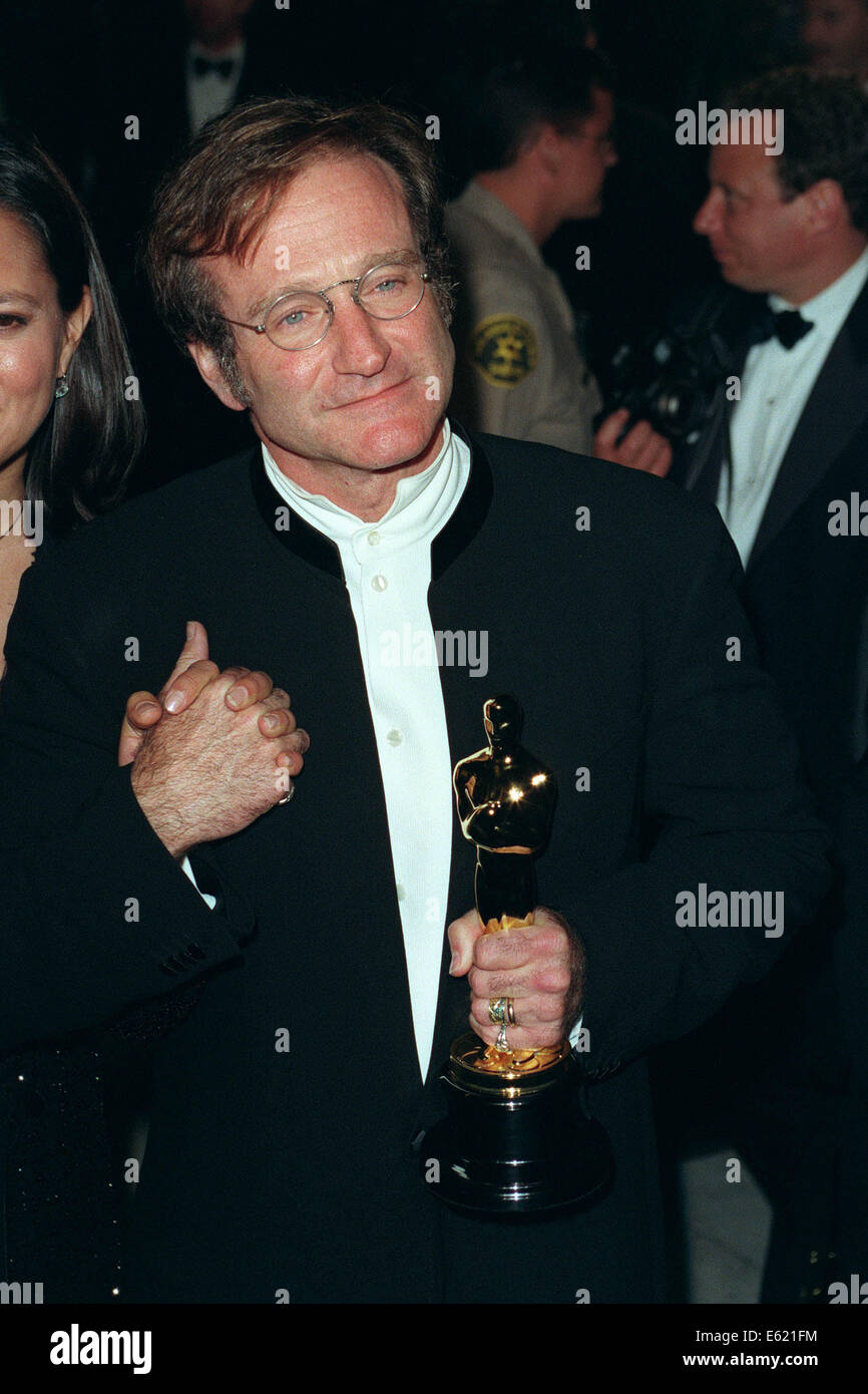 ROBIN WILLIAMS with Oscar 23rd March 1998 Stock Photo