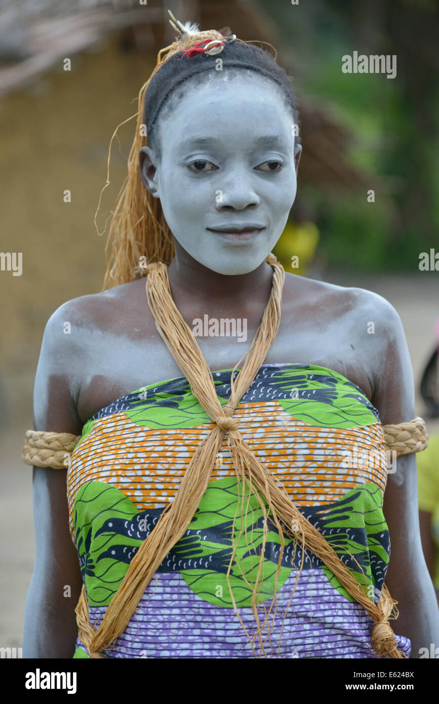 Sick woman during a healing dance, healing ceremony, Nkala, Bandundu Province, Democratic Republic of the Congo Stock Photo