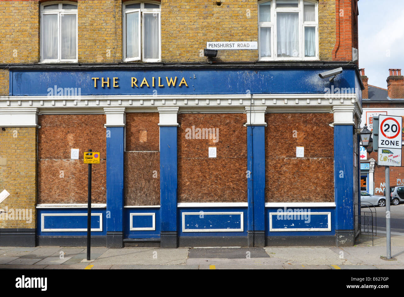 The railway tavern pub london hires stock photography and images Alamy