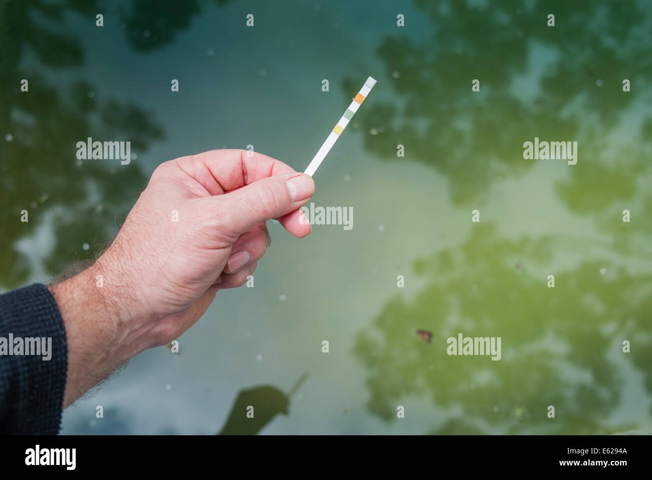 Left hand indicator hi-res stock photography and images - Alamy