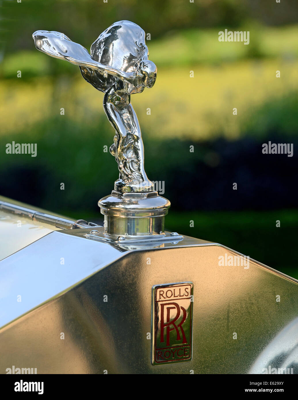 RollsRoyce AGMC Dubai on Instagram An icon like no other A motor car that stands alone Superlative Defying definition and convention سيارة لا مثيل لها فريدة لا تشبه #35 RollsRoyce AGMC Dubai on Instagram An icon like no other A motor car that stands alone Superlative Defying definition and convention سيارة لا مثيل لها فريدة لا تشبه