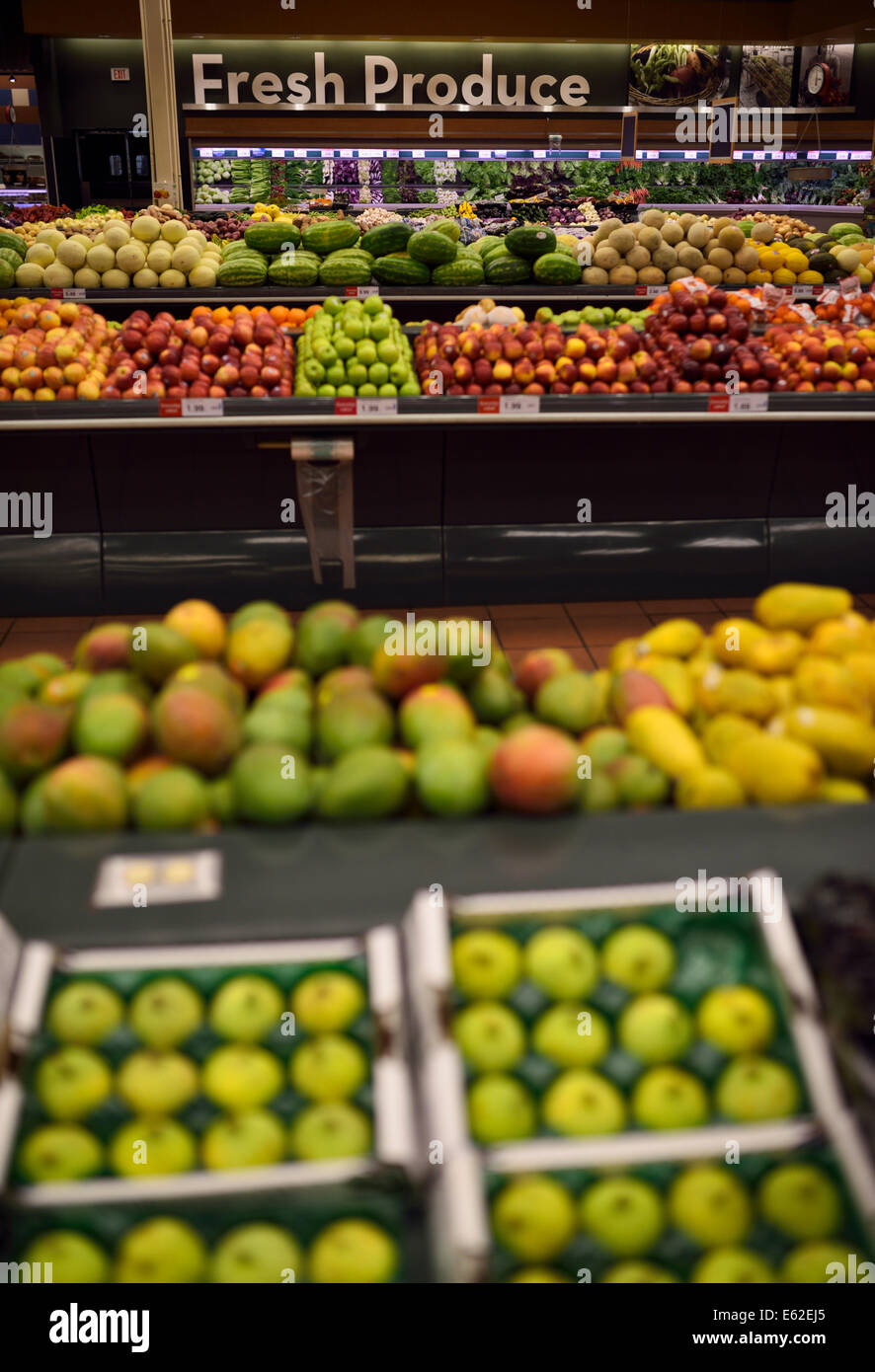 Grocery store with fresh produce of fruits and vegetables Stock Photo Alamy