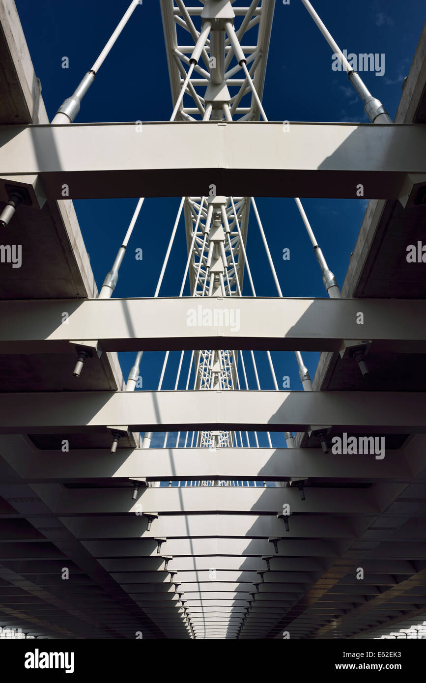 Steel truss girders hi-res stock photography and images - Alamy