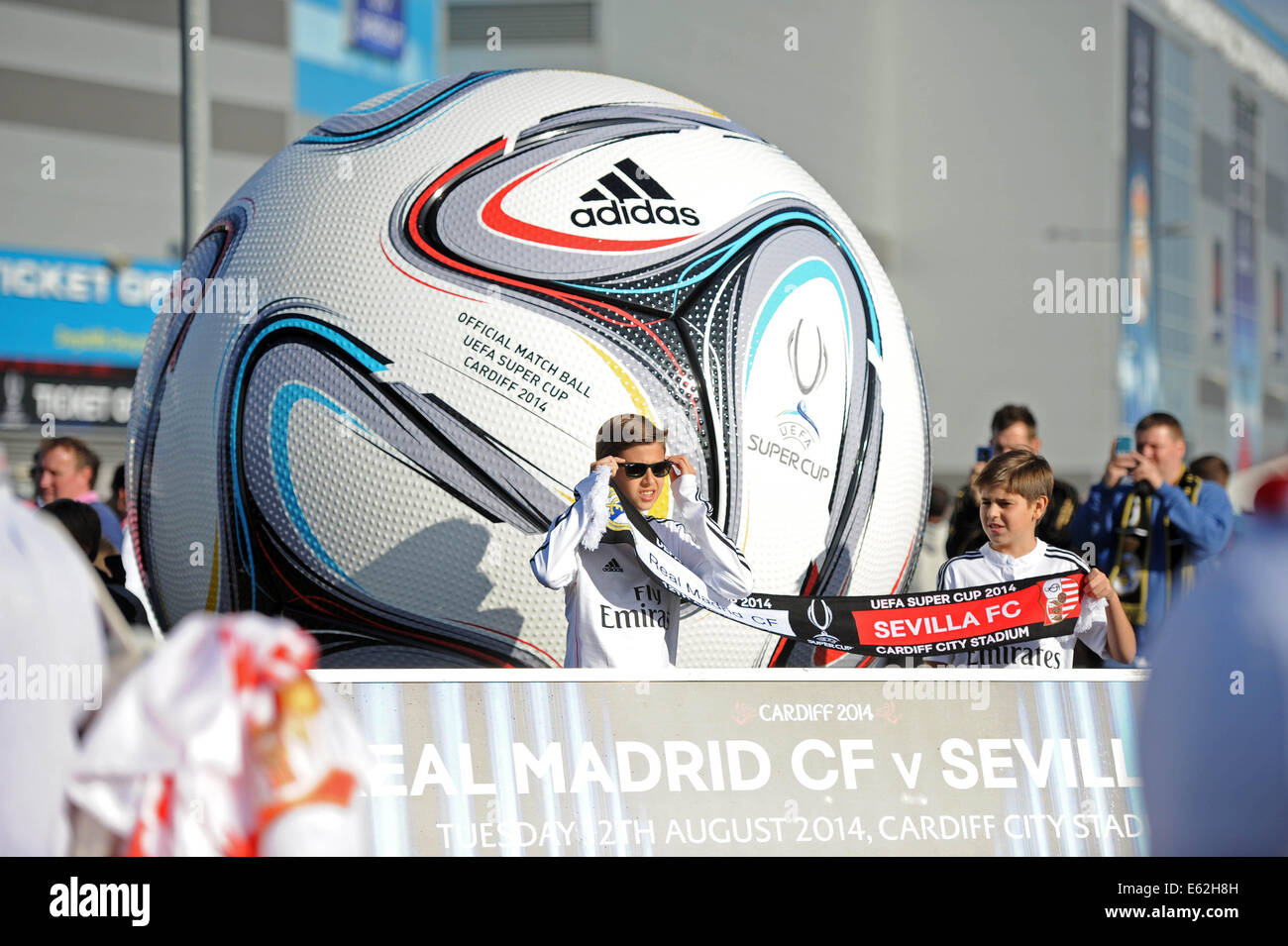 UEFA SUPER CUP CARDIFF 2014 ADIDAS MATCH USED BALL REAL MA…