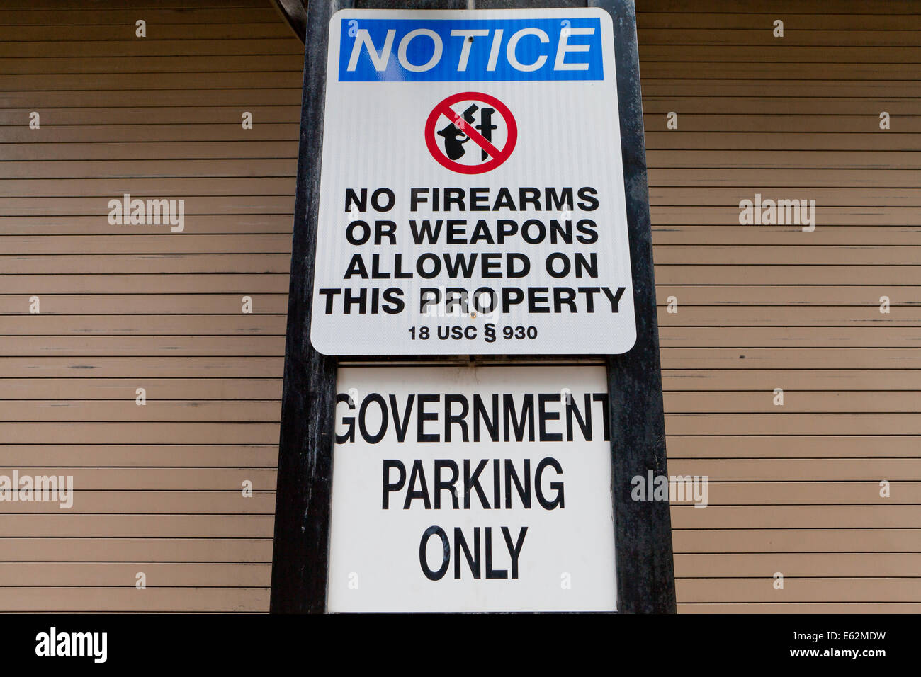No firearms, weapons allowed sign on federal government building - Washington, DC USA Stock Photo