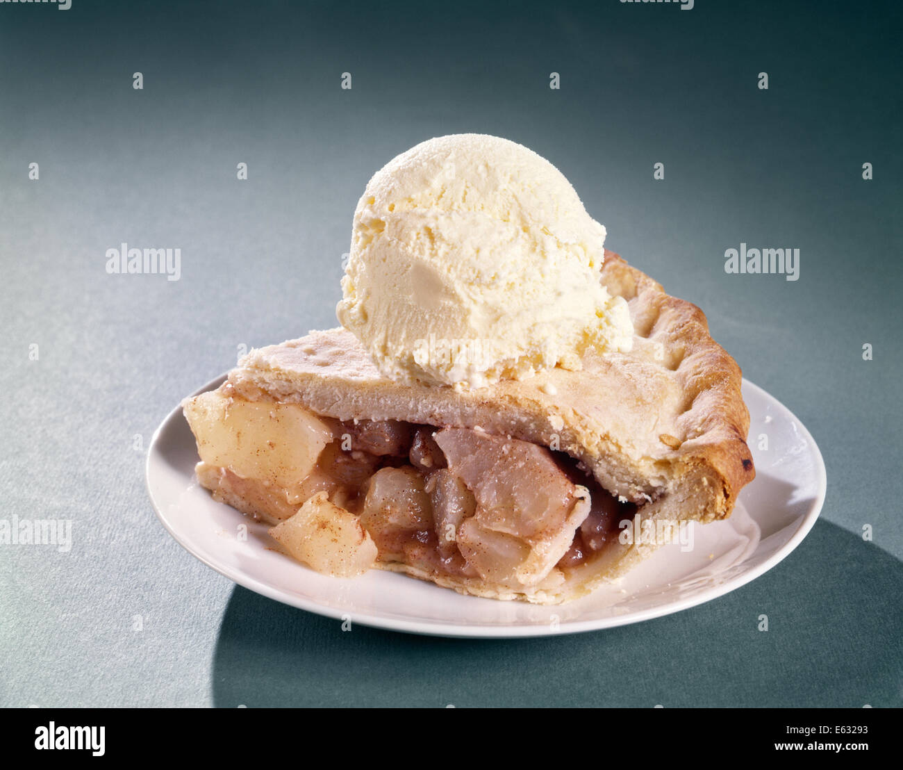 1970s APPLE PIE ALA MODE SLICE WITH VANILLA ICE CREAM Stock Photo Alamy