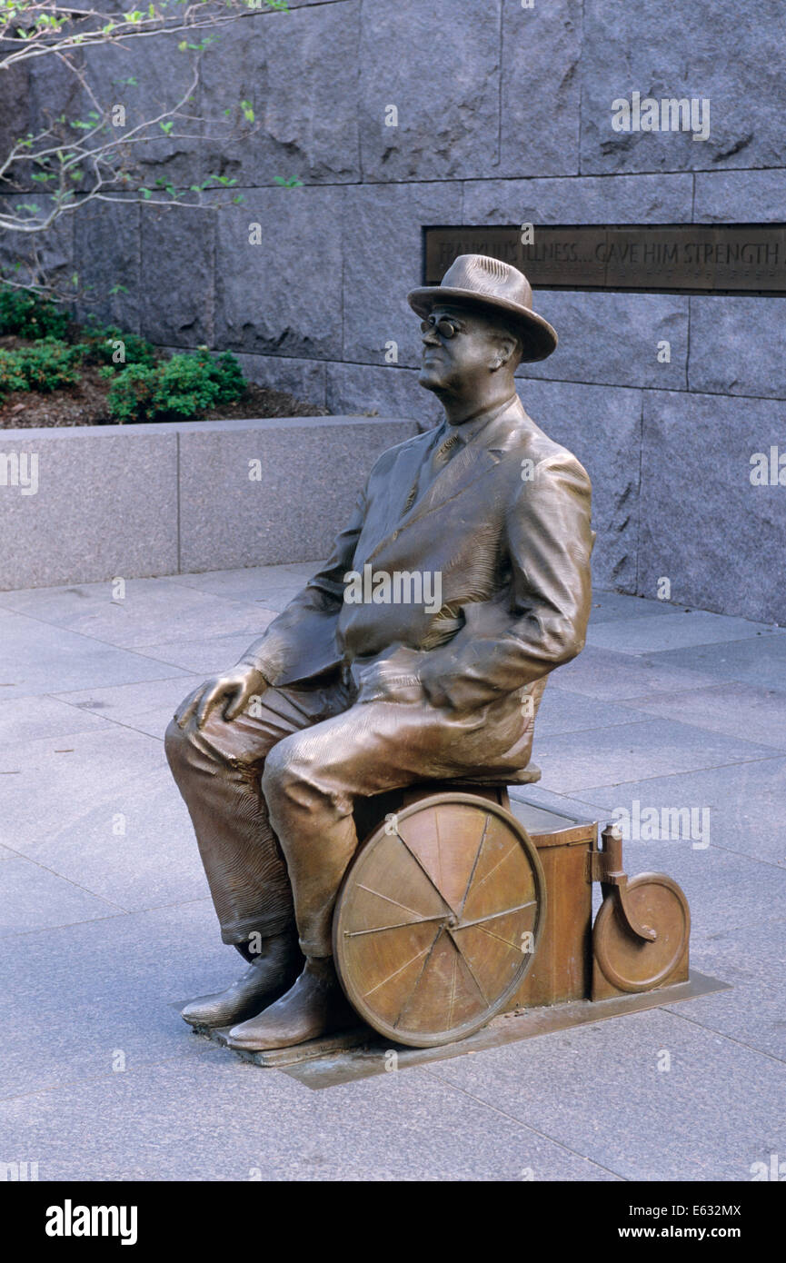 1990s STATUE OF PRESIDENT FRANKLIN DELANO ROOSEVELT IN WHEELCHAIR IN