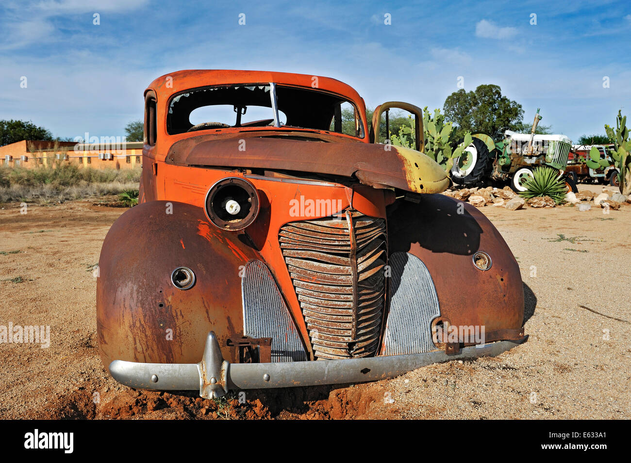 Car wreck, Solitaire, historically Areb, since 1848 a small private settlement on the same named farm Stock Photo