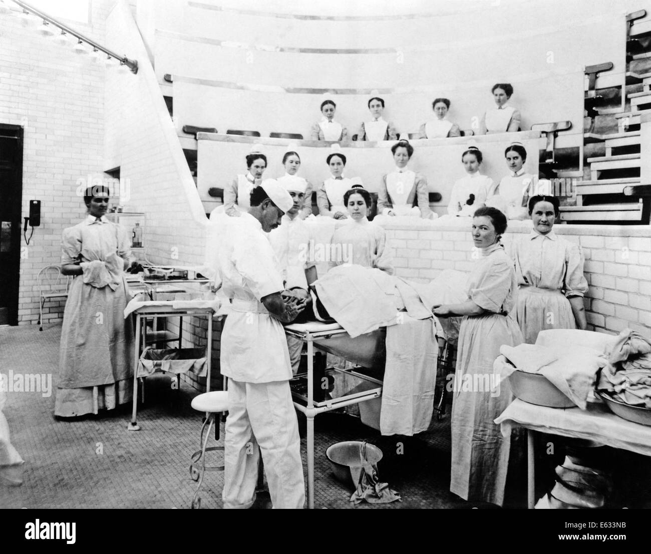 1899 OPERATION IN SAINT LUKE'S HOSPITAL NYC USA Stock Photo
