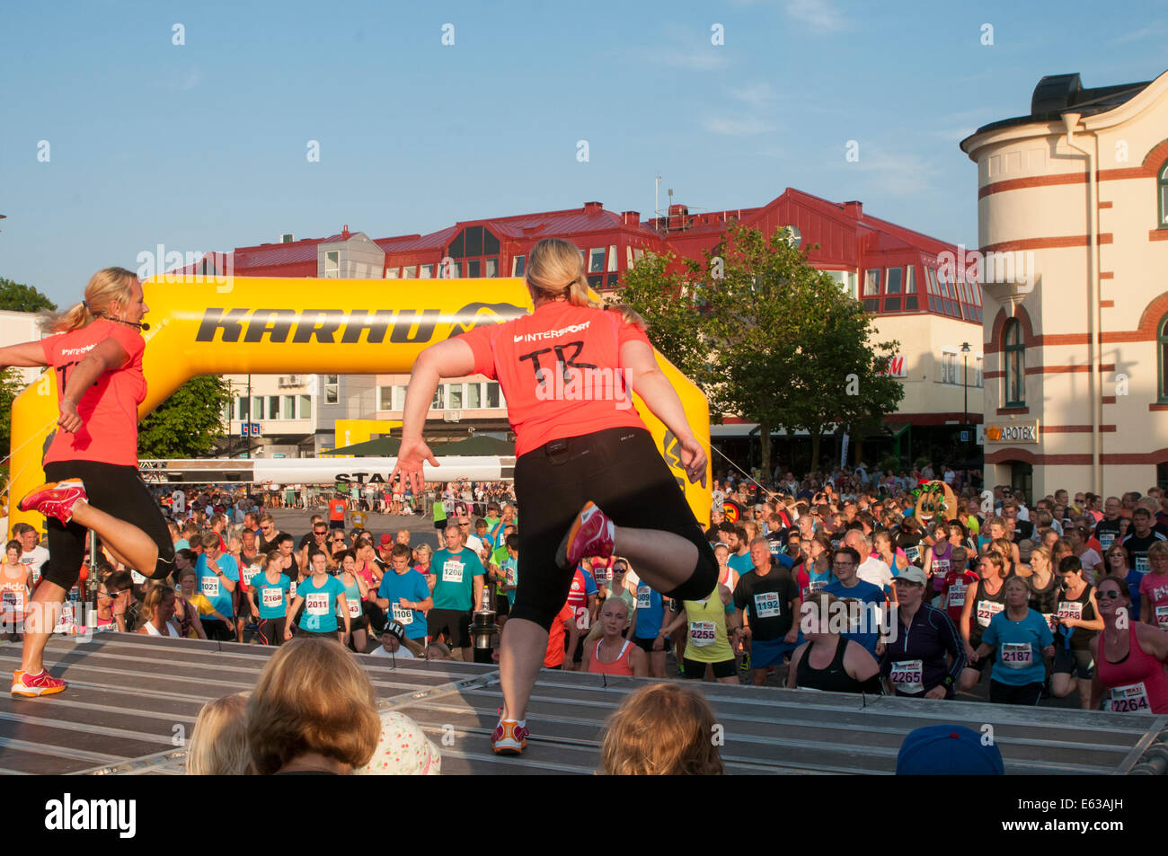 aerobics demonstration exercise exercising to music dance keep fit