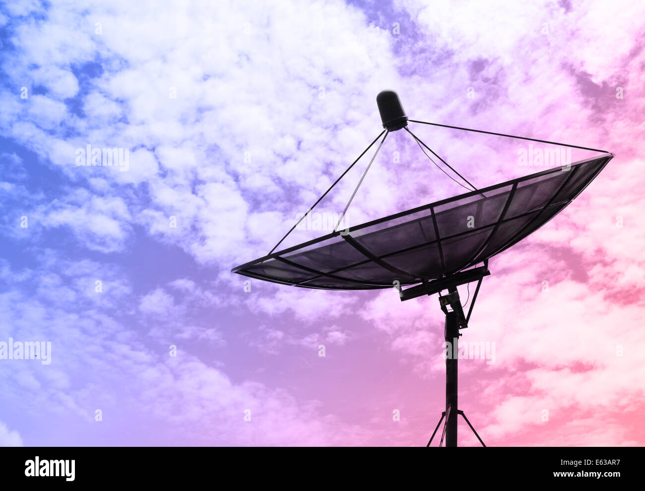 Satellite communication system hires stock photography and images Alamy