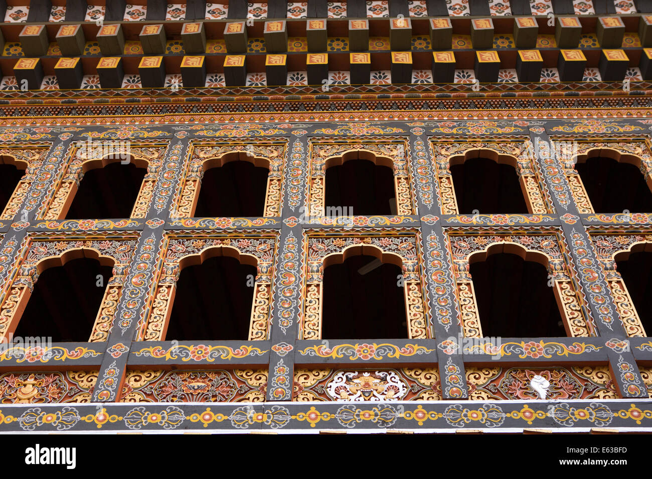 Eastern Bhutan, Lhuentse, Rinchentse Phodrang Dzong window decorated in traditional style Stock Photo