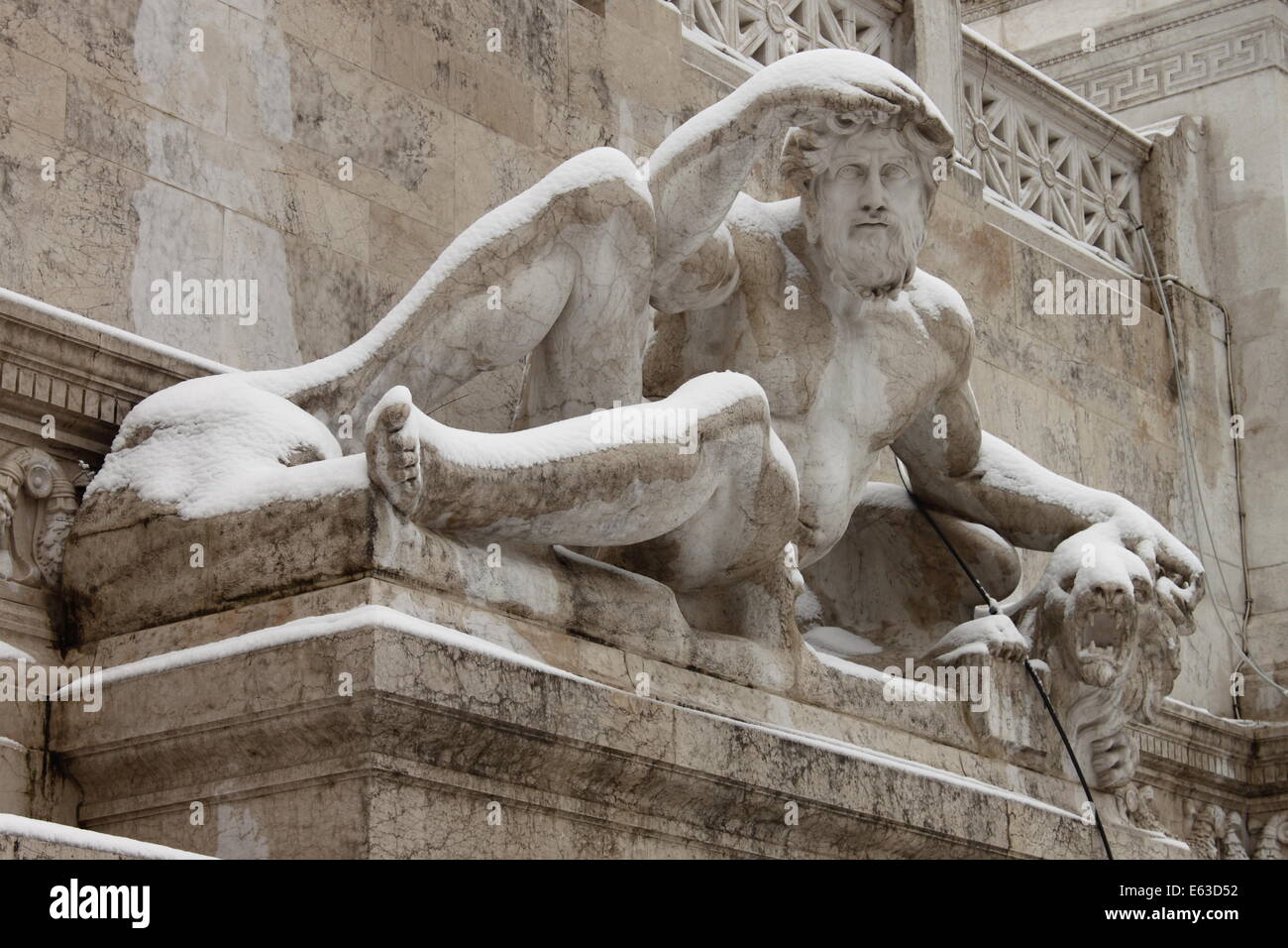 Classical italian renaissance statues hi-res stock photography and ...