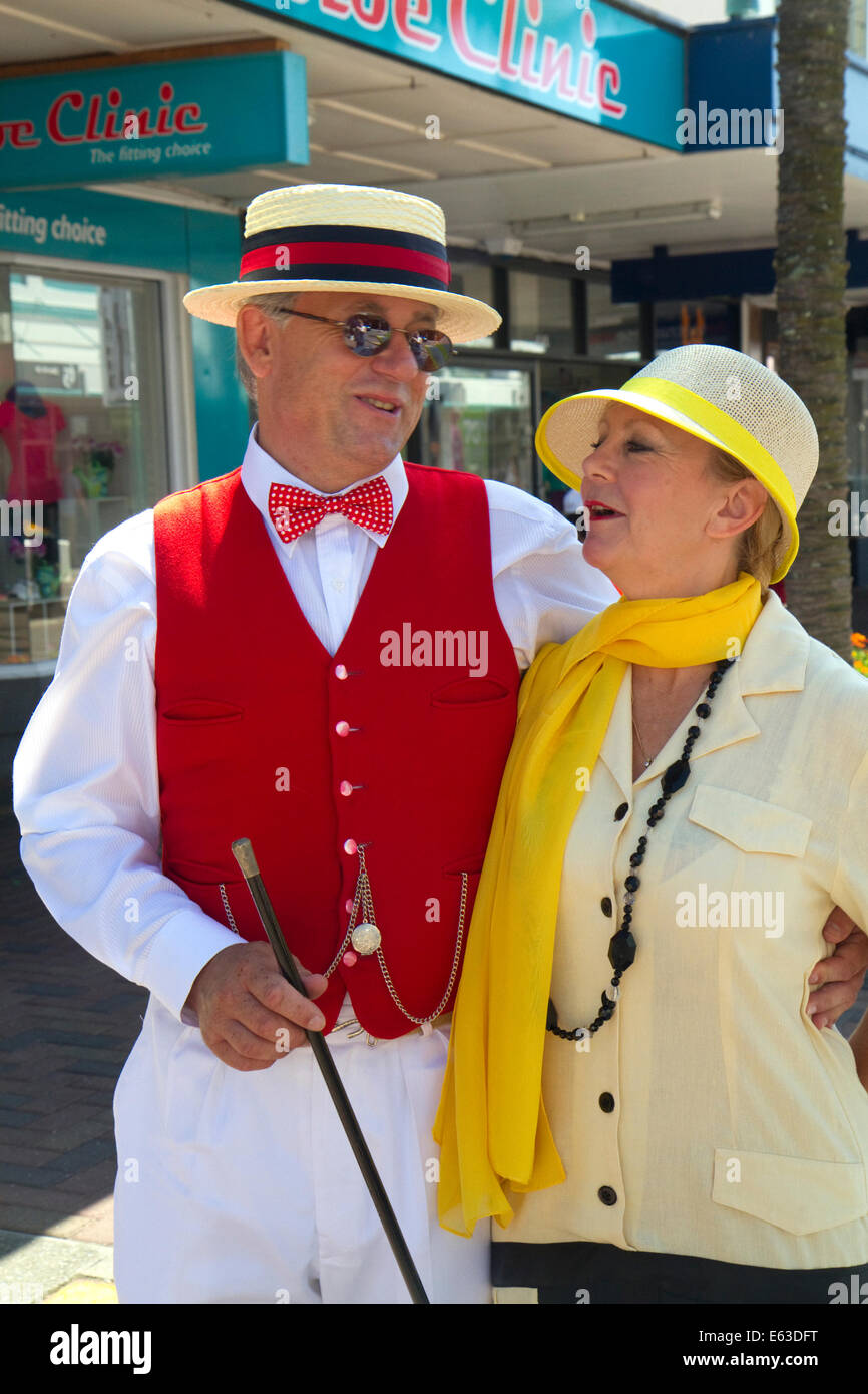 A couple dressed in period clothing during the Tremains Art Deco Weekend at Napier in the Hawke's Bay Region, North Island, New Stock Photo