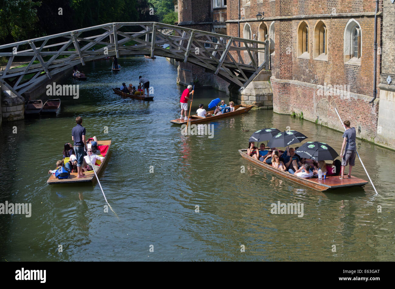 Punts on the River Cam, Cambridge, with the Mathematical Bridge in the background. Stock Photo