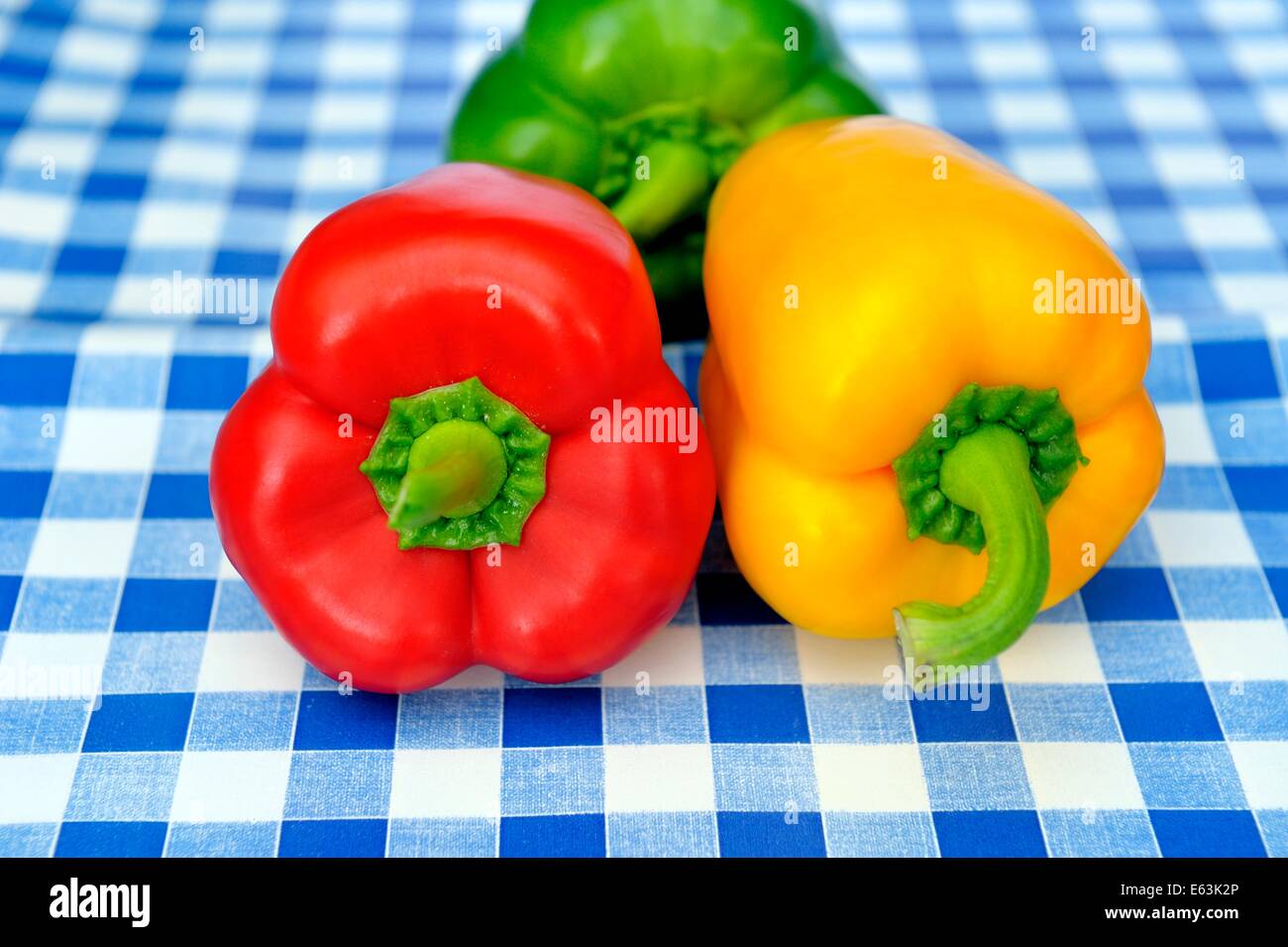 Green gingham background hi-res stock photography and images - Alamy