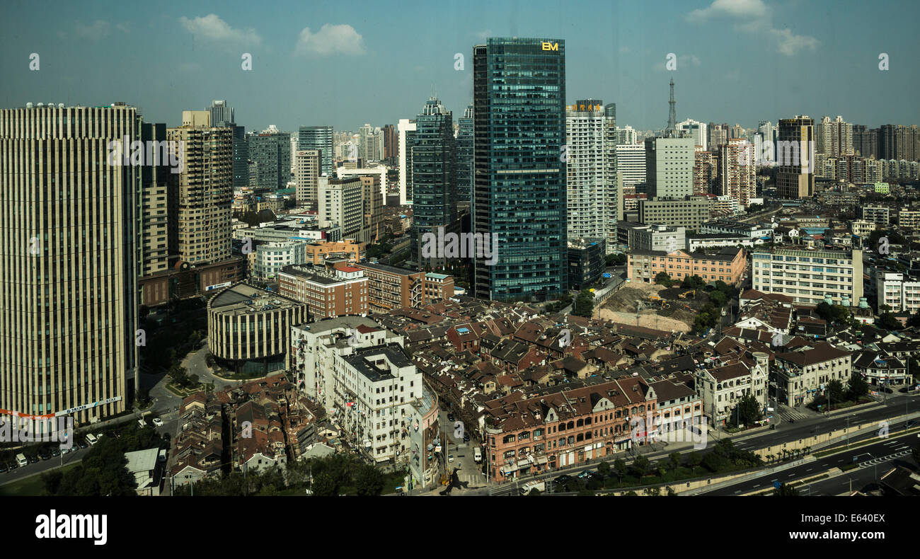 Traditional and modern districts, Shanghai, China Stock Photo