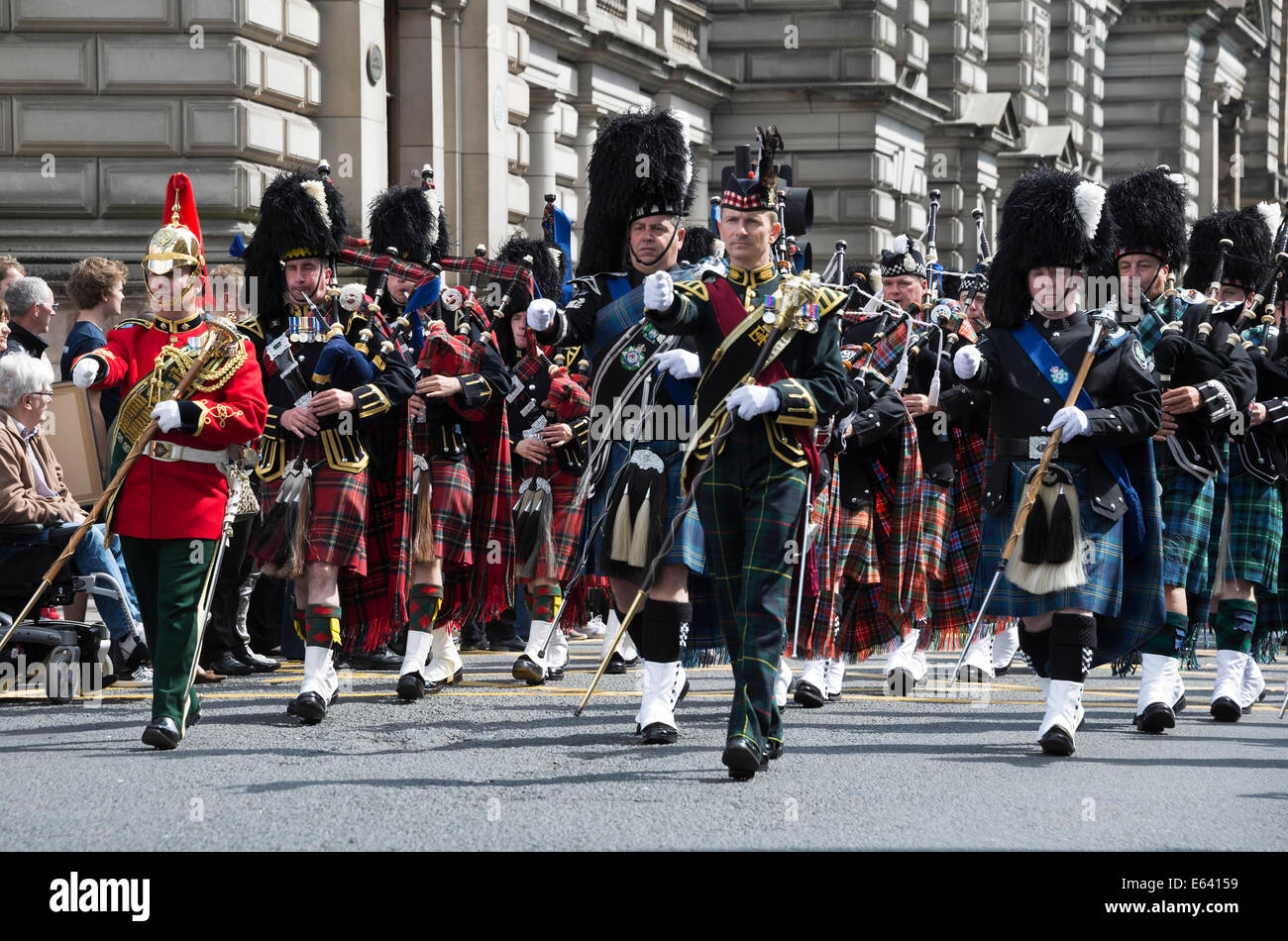 Edinburgh tattoo bagpipes hires stock photography and images Alamy