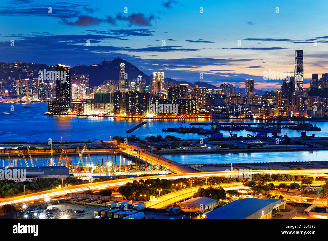 Sunset in urban downtown city, hong kong Stock Photo - Alamy