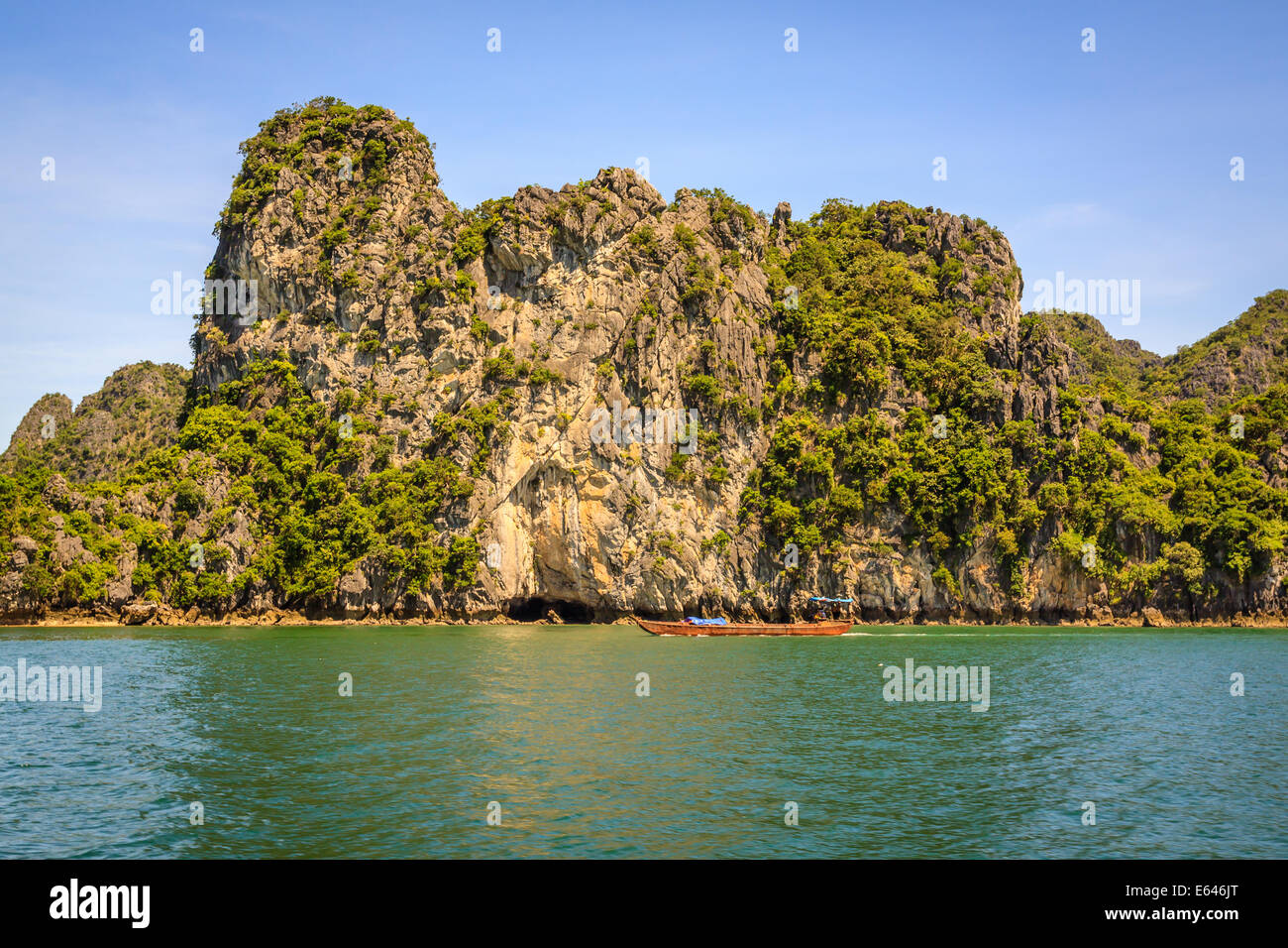 Ha long bay at Quang Ninh province, Vietnam Stock Photo - Alamy