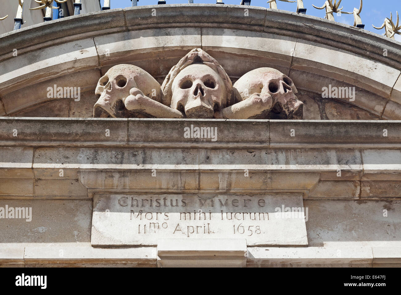 City of London  The 17th century entrance arch to St Olave's in Seething Lane Stock Photo