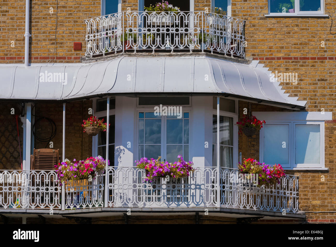 picturesque-veranda-of-edwardian-house-stock-photo-alamy