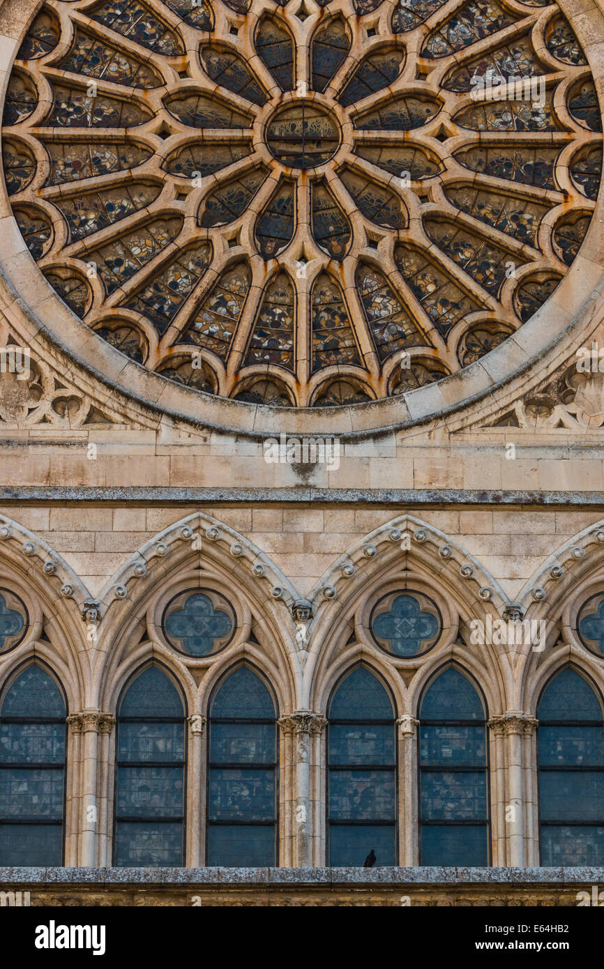 Gothic lancet windows hi-res stock photography and images - Alamy