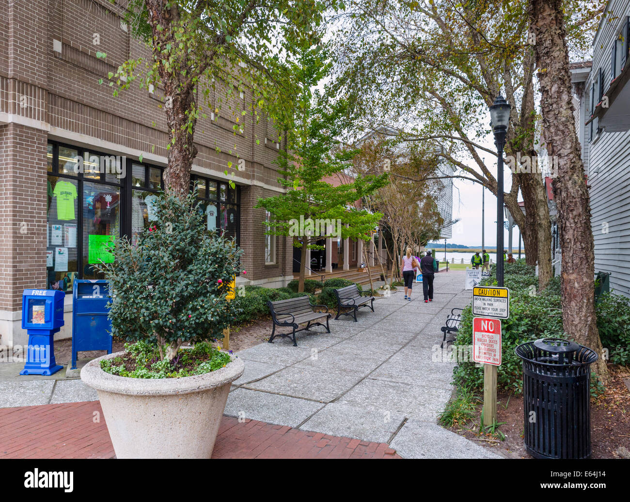 Path to the waterfront from Bay Street, Beaufort, South Carolina, USA