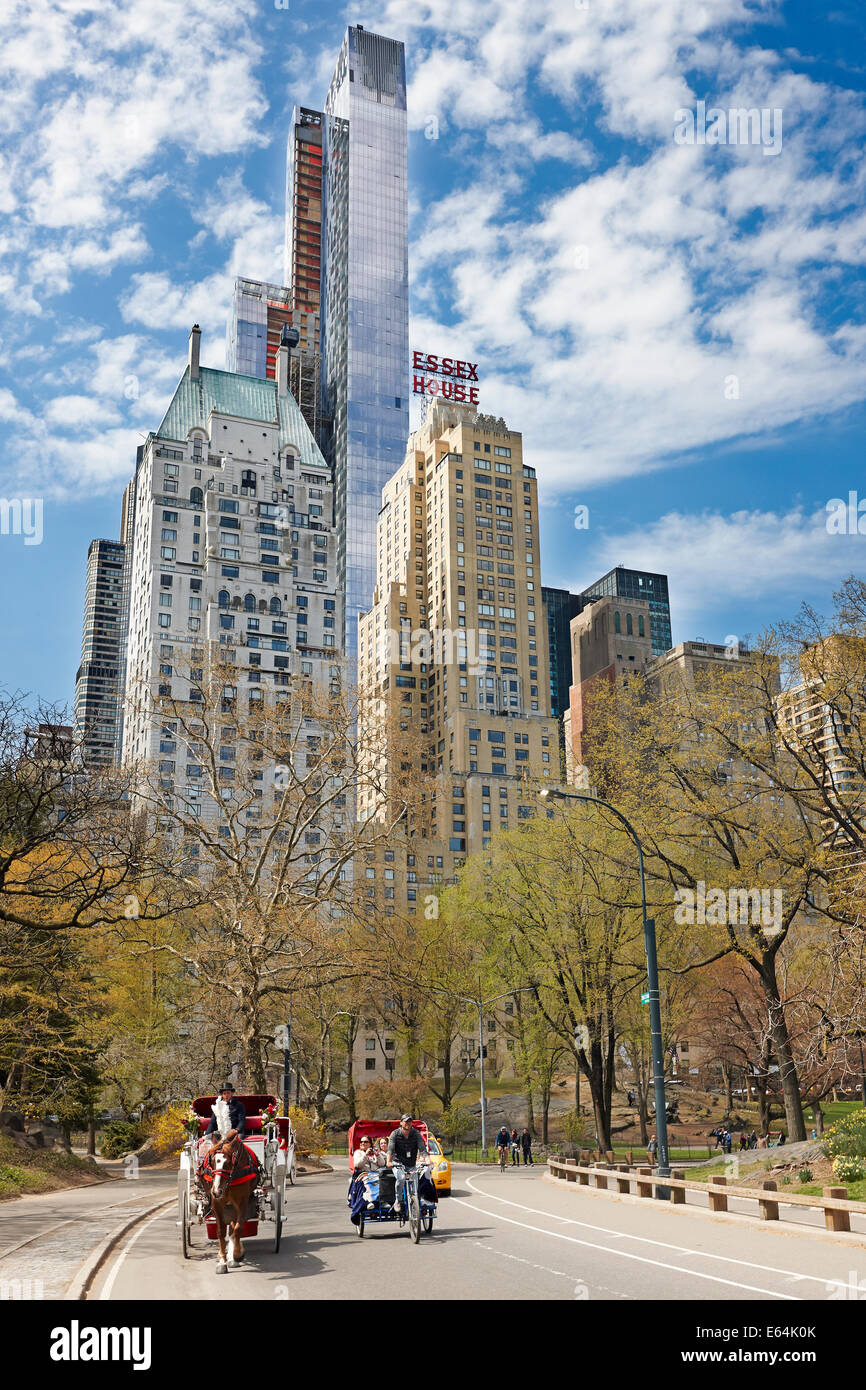 Horse carriage central park hi-res stock photography and images - Alamy