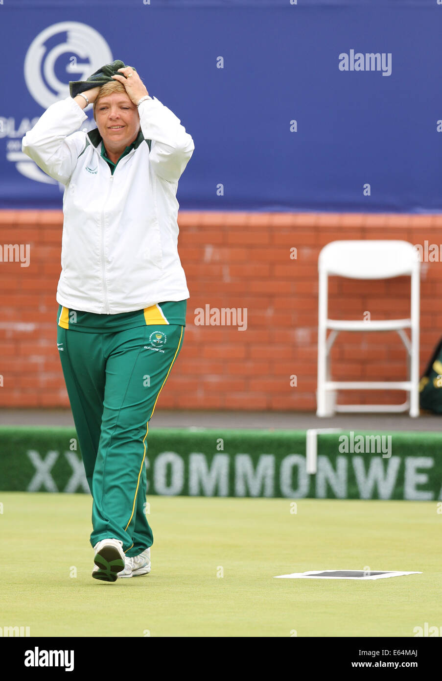 Colleen PIKETH of South Africa celebrates v England in the gold medal match in the Womens Pairs at the Kelvingrove Lawn Bowls Stock Photo