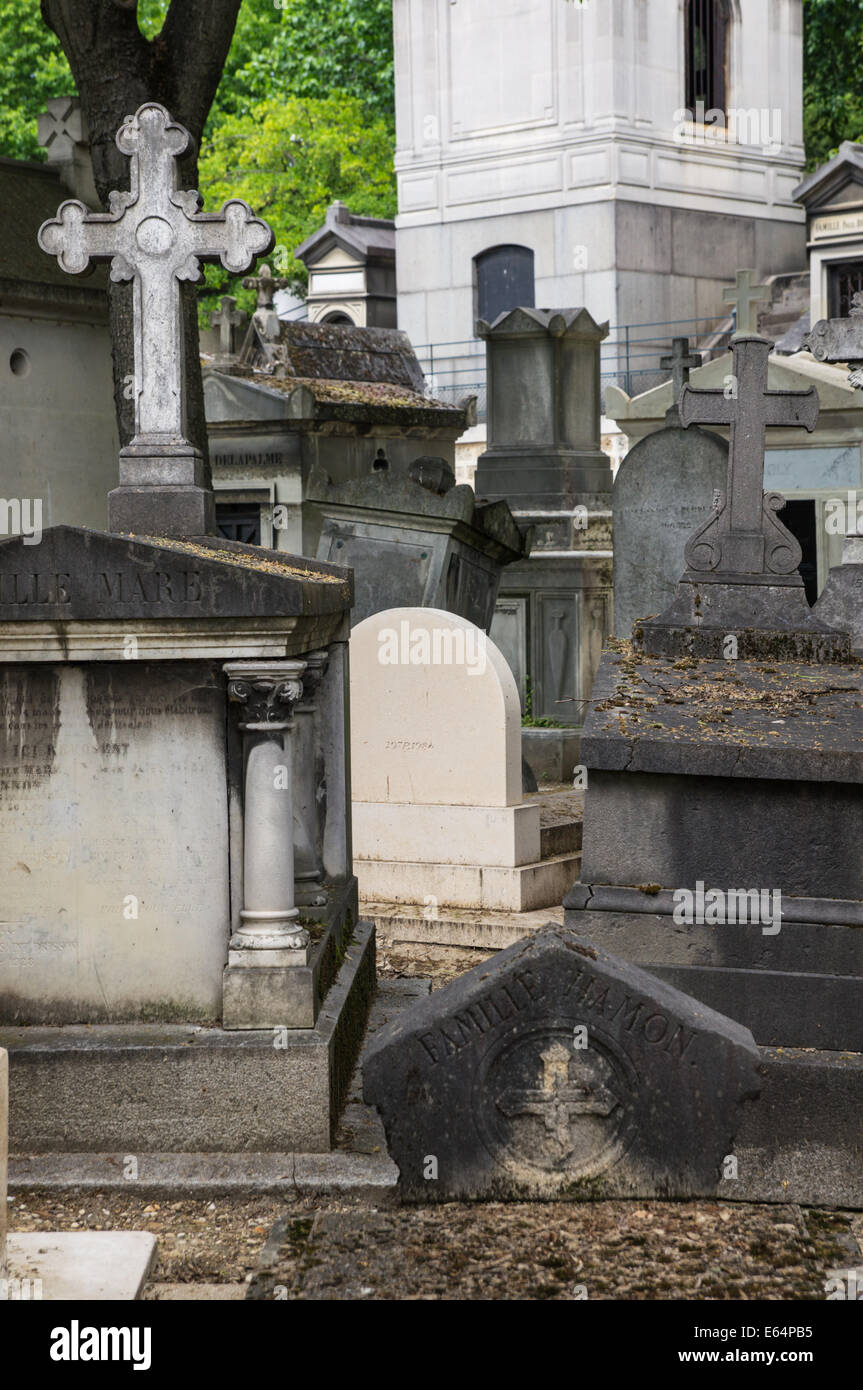 Graves and tombs in Pere Lachaise Cemetery Paris, France Stock Photo