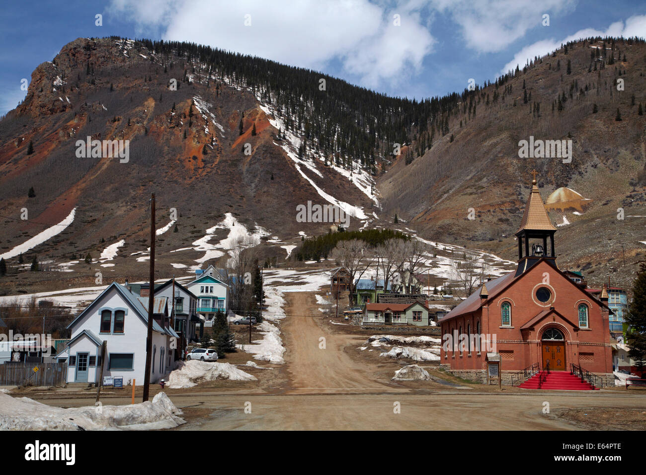 Dirt street historic mining town altitude silverton 9 hires stock