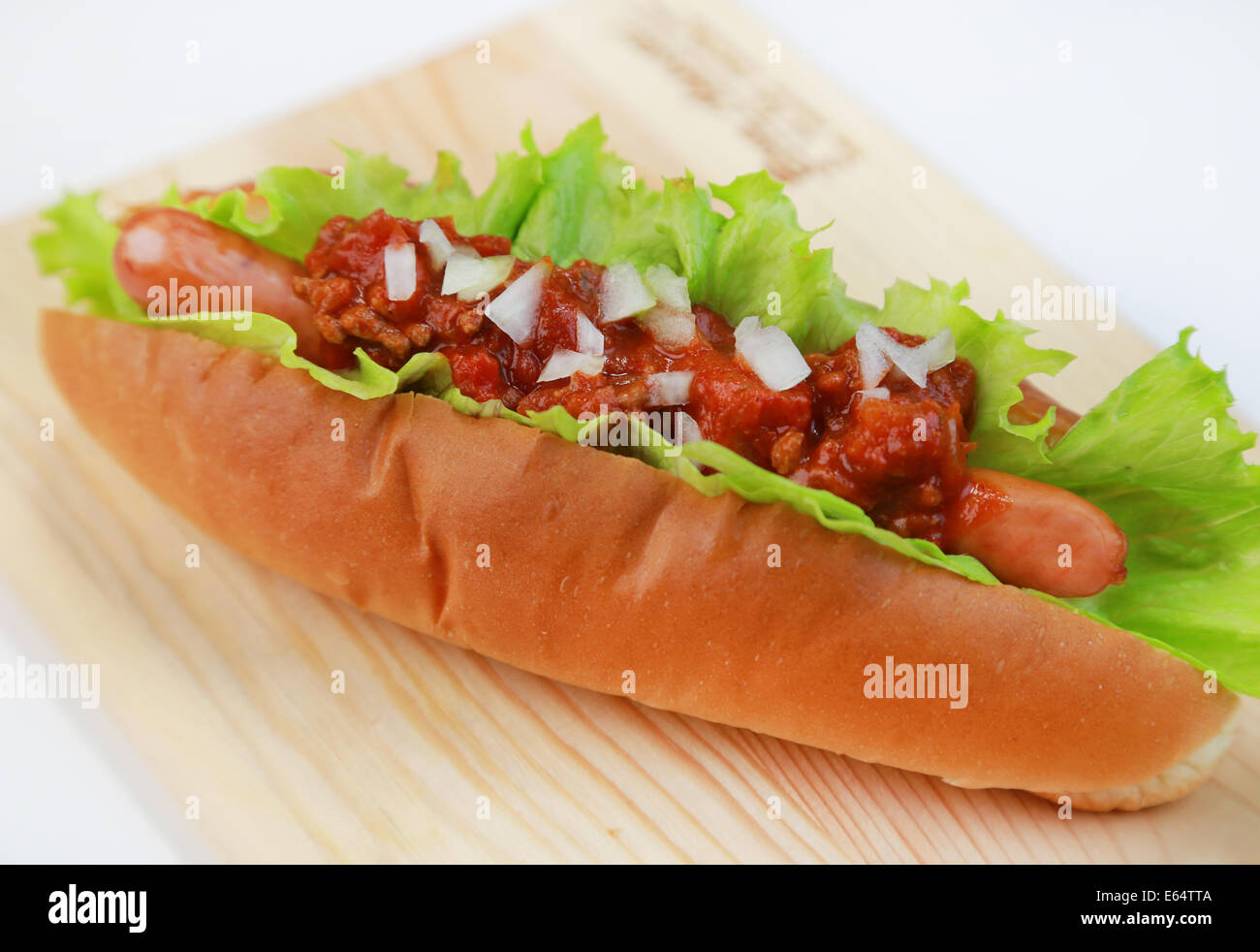 Chili hot dog Stock Photo - Alamy