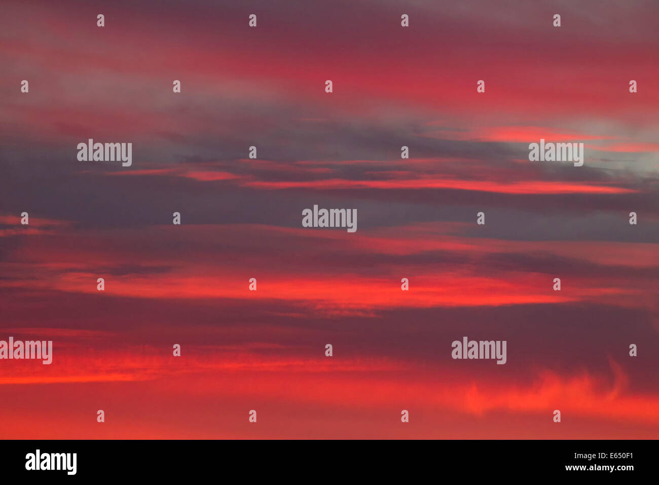 Clouds in sunset hi-res stock photography and images - Alamy