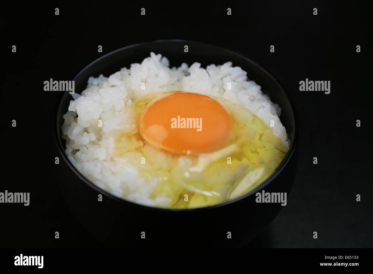 Tamago gohan (Egg sauce over rice Stock Photo Alamy