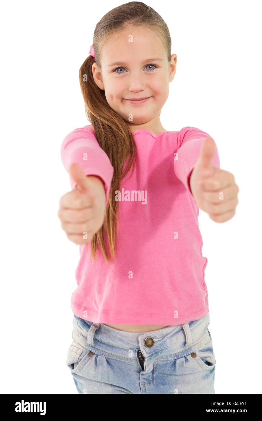 Девочка показывает пальцем. Покажи как девочки е. Девочка показывает язык. Ребенок девочка. Ребенок с высунутым языком.