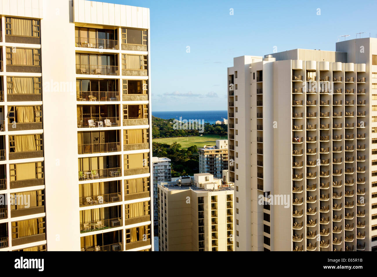 Honolulu Hawaii,Oahu,Hawaiian,Waikiki Beach,resort,high rise,condominium buildings,balconies,Pacific Ocean,USA,US,United,States,America Polynesia,HI14 Stock Photo