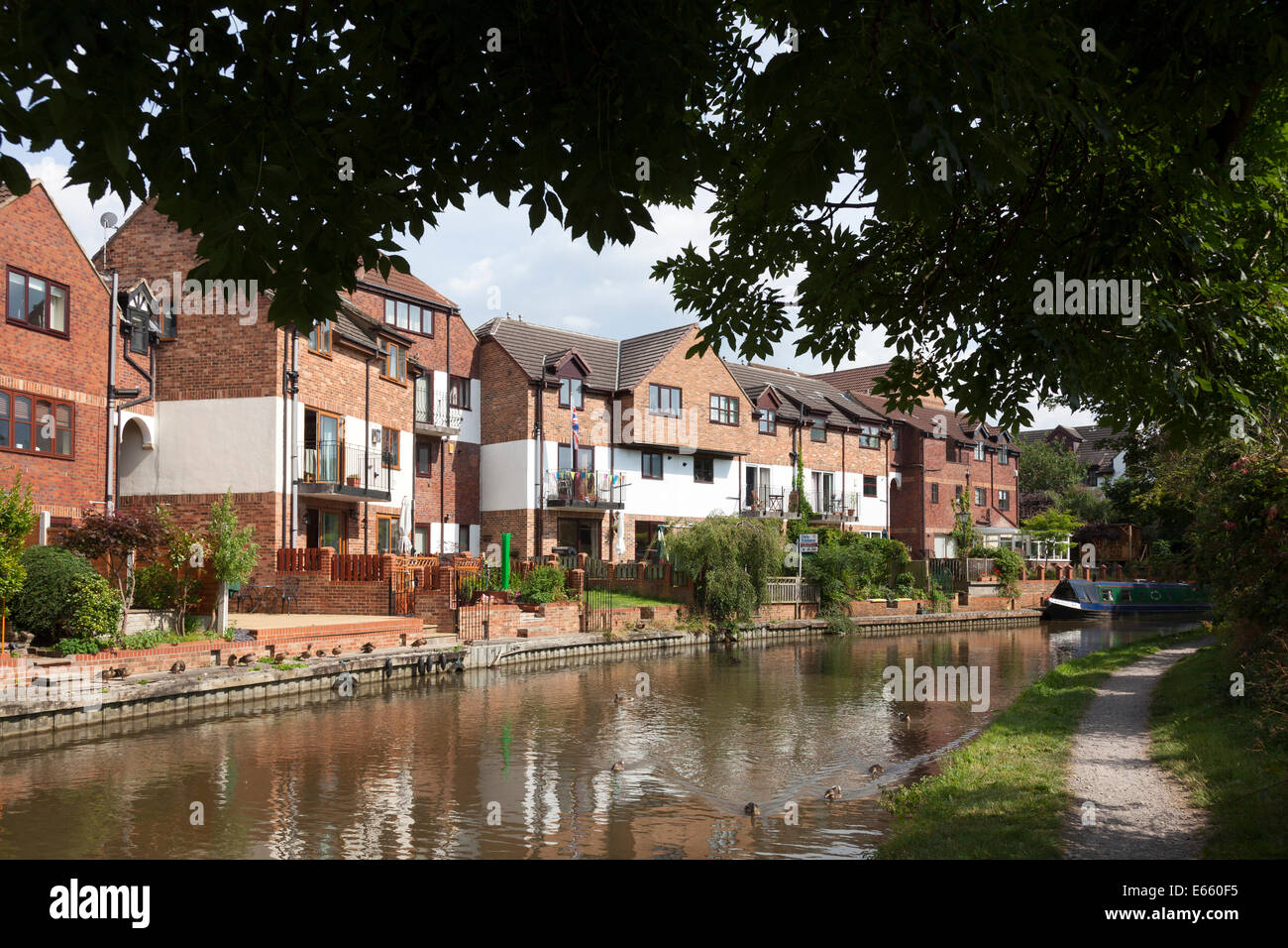 Modern houses leeds hires stock photography and images Alamy
