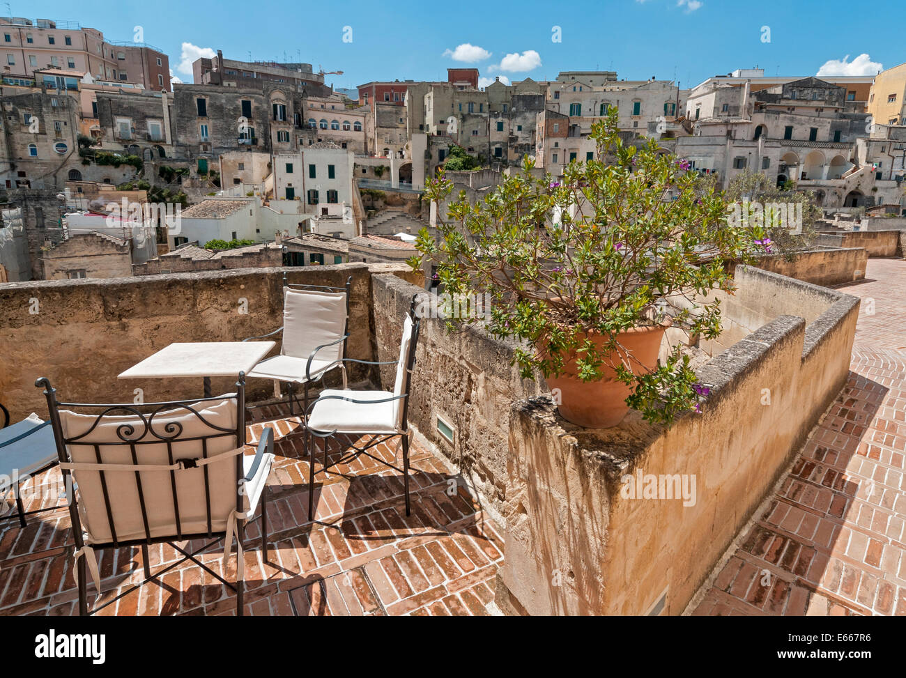 Sassi matera hotel hi-res stock photography and images - Alamy