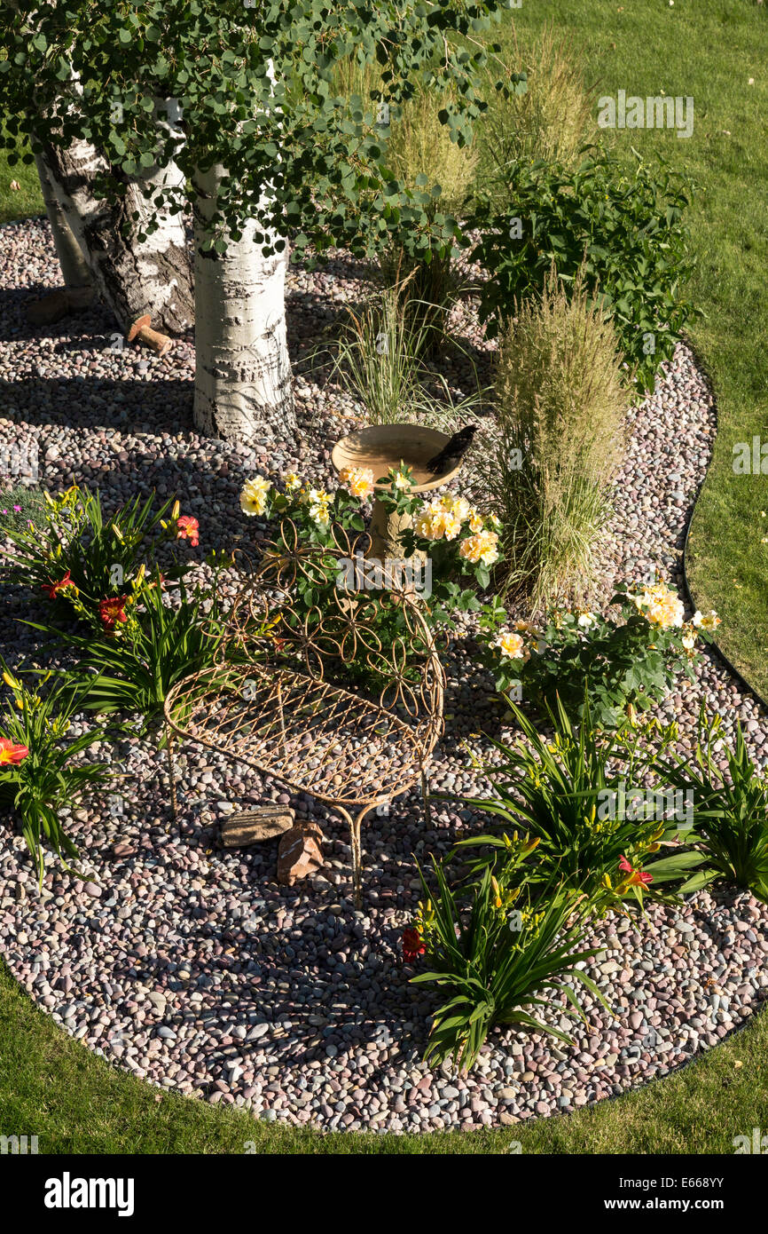 House exterior with yard pebbles hires stock photography and images Alamy