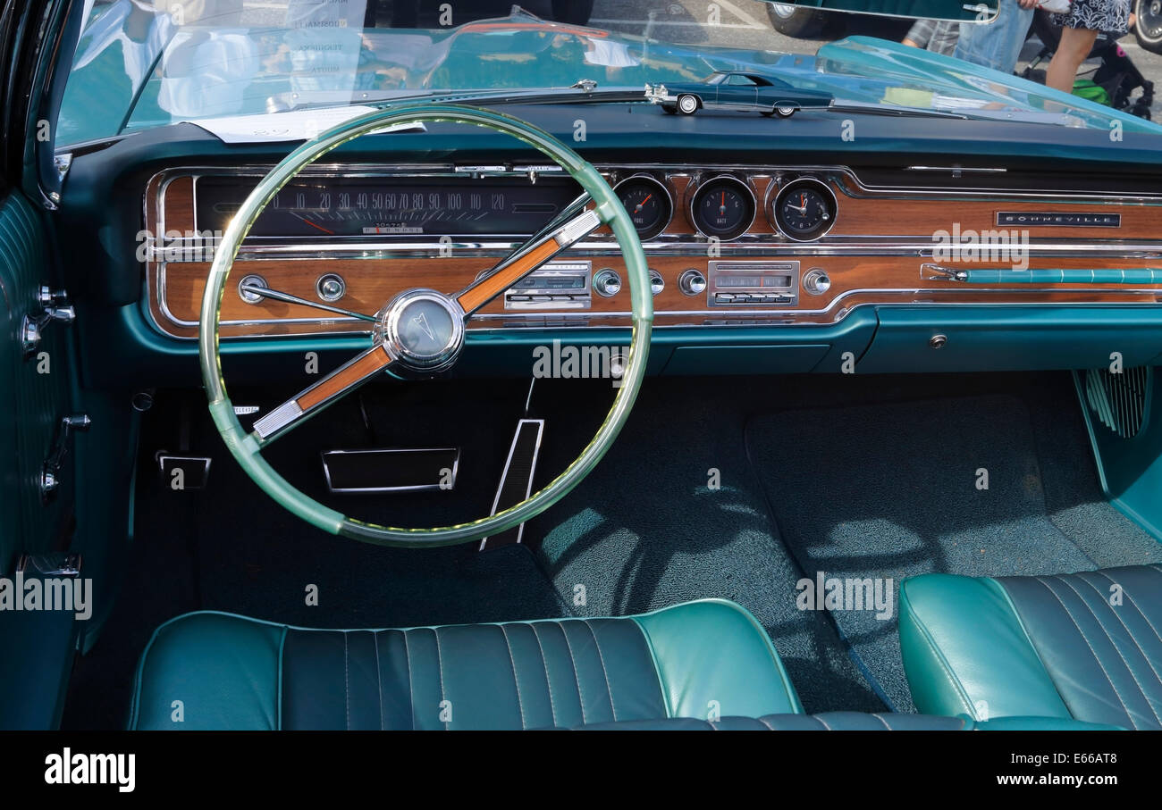 1965 Pontiac Bonneville Stock Photo
