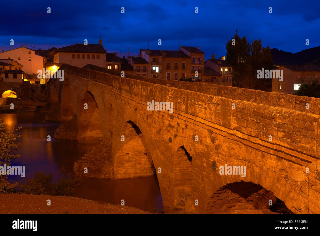 Puente la Reina, Gares, Medieval bridge,River Arga, Camino de Santiago, pilgrims way, Way of St James, Navarre, Spain, Europe. Stock Photo