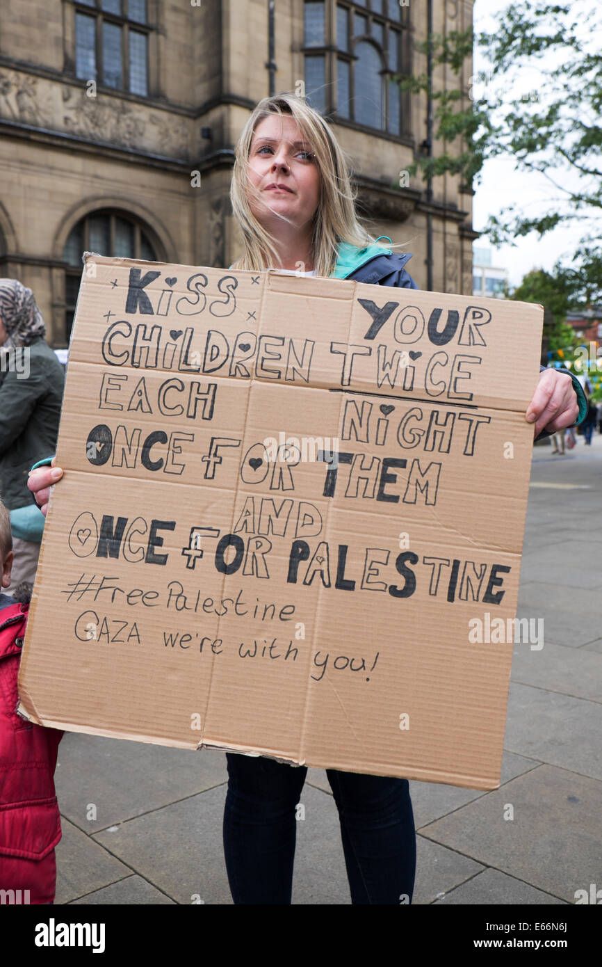 Sheffield, Yorkshire, UK.16th August 2014.Palestine solidarity campaign
